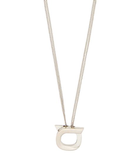 collar ferragamo hombre